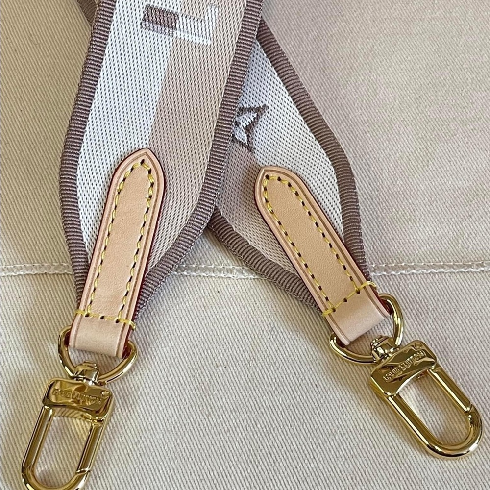 💯 % authentic Louis Vuitton Strap only